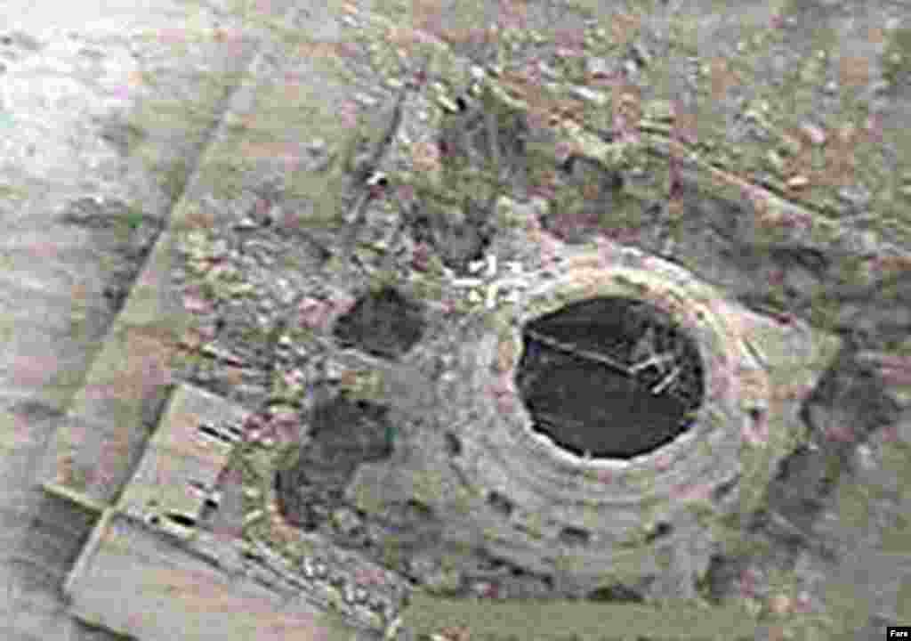 نمایی از آرامگاه امامان شیعه در سامرا