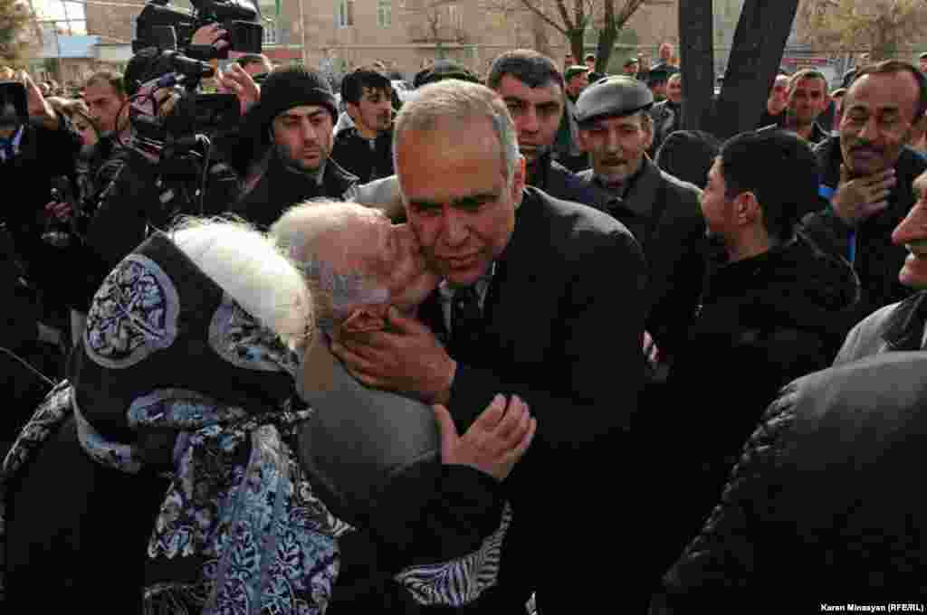 Armenia -- Opposition leader Raffi Hovhannisian holds meetings with supporters in regional towns, 26Feb2013
