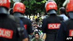 حضور پلیس در یکی از تجمعات حامیان جنبش سبز در مالزی