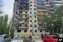 Це фото було поширене владою Курської області після атаки безпілотника в Курську, 15 серпня 2025 року