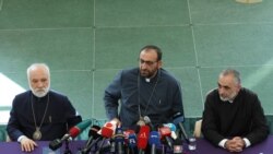 Մայր տաճարի վերաօծմանը իշխանություններին հրավիրելը դիրքորոշումների փոփոխություն չի նշանակում. Արշակ սրբազան