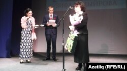 Чаллыда яшәп иҗат итүче Зифа Кадыйрова "Иң популяр язучы" номинациясендә җиңүче дип игълан ителде