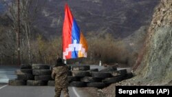 Արցախի ՊԲ զինծառայողը մարտական հենակետում, նոյեմբեր, 2020թ․