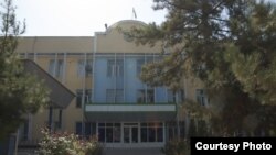 Ўртачирчиқ тумани ҳокимияти биносига вилоят ҳокимлиги кўчиб келиши кутилмоқда.