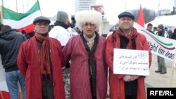 Ženewa. Eýranly türkmenler Eýranda adam hukuklarynyň bozulmagyna garşy protest bildirýär.