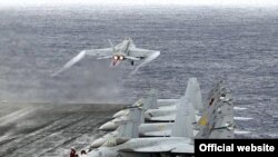 ناو هواپيمابر استينز با بيش از شش هزار پانصد سرباز و تفنگدار روز دوشنبه وارد خليج فارس شد