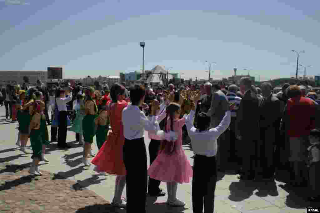 Русиянең "1 канал" вәкилләре катнашында узган "Без булдырабыз!" хәйрия акциясе