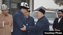 Кыргызстандын муфтийи Замир Ракиев Өзбекстанга барды. 