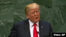 АКШ президенти Дональд Трамп БУУнун Башкы ассамблеясында сүйлөп жатат, 25-сентябрь, 2018-жыл.  