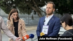Джейк Хоффман дает комментарий грузинским СМИ
