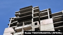 В столице сегодня заброшенные и недостроенные здания не редкость