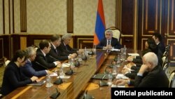 Armenia - President Serzh Sarkissian chairs a meetinf of a commission on constitutional reform, Yerevan, 13 March 2015