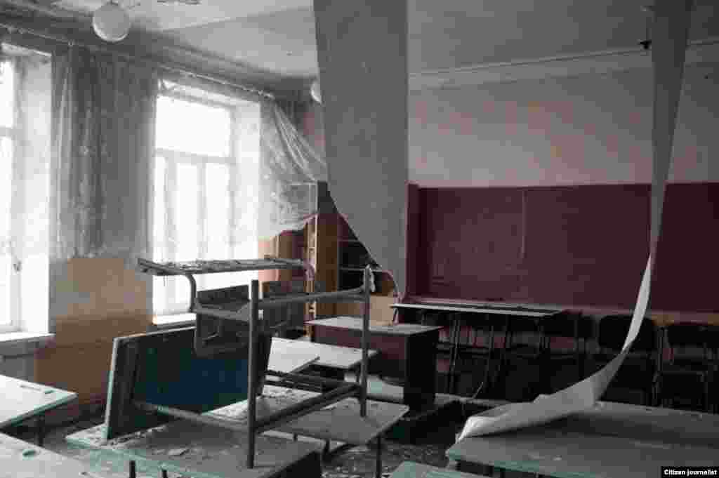 Illovaisk township, Donetsk region, Ukrain. The school #4, which used to be an army headquoter. There lived the national guars batallion Donbass of the Ukrainian army.