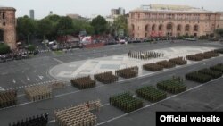 Հայաստան - Զորահանդես Երեւանի Հանրապետության հրապարակում, արխիվ