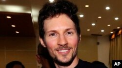 تصویری از پاول دوروف پس از دیدار با وزیر ارتباطات اندونزی در سال ۲۰۱۷