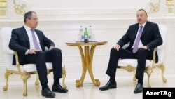 Встреча главы МИД РФ Сергея Лаврова (слева) и президента Азербайджана Ильхама Алиева в Баку, 6 апреля 2016 г․