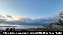 Прибирання пляжу в Орловці під Севастополем