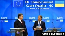 Петр Порошенко жана Дональд Туск