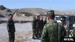 Кыргызстан менен Тажикстандын чегиндеги кыргыз чек арачылары, Баткен.