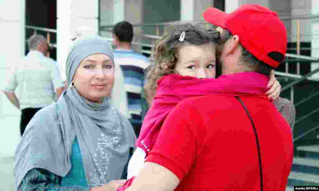 Мөслим Гайнановның кызы әтисен җибәрәсе килмичә, соңгы минутка кадәр &ldquo;Әтием, әтием&rdquo;, дип елады