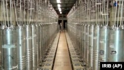 خط ماشین‌های مختلف سانتریفوژ ایران در تاسیسات هسته‌ای نطنز