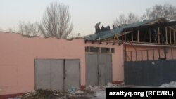 Алматыдағы №111 мектеп-гимназиясының құлаған шатыры. Алматы, 18 қаңтар 2013 жыл.  
