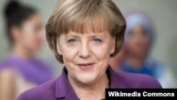 آنگلا مرکل، صدراعظم آلمان روز جمعه کنفرانس خبری مشترکی را با محمود عباس برگزار کرد.