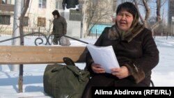 Галия Мускалиева, многодетная мать, которая добивается решения ее жилищного вопроса. Актобе, март 2011 года.