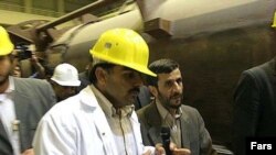 محمود احمدی نژاد گفته است که با وجود فضاسازی ها و فشارهای موجود، ميزان سرمايه گذاری داخلی و خارجی در ايران، نسبت به سال های گذشته به ميزان قابل توجهی افزايش يافته است.