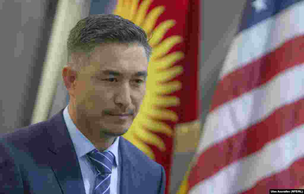 АКШнын Огайо штатындагы мекендештер 31-август - Кыргызстандын эгемендик күнүн белгилешти. Сүрөттө Кошмо Штаттардагы кыргыз диаспорасынын лидерлеринин бири Бакай Оморов.&nbsp;