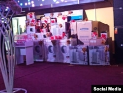 Бытовая техника, которая была выставлена на свадьбе сына Жалила Атамбаева в качестве подарков гостям за участие в конкурсах.