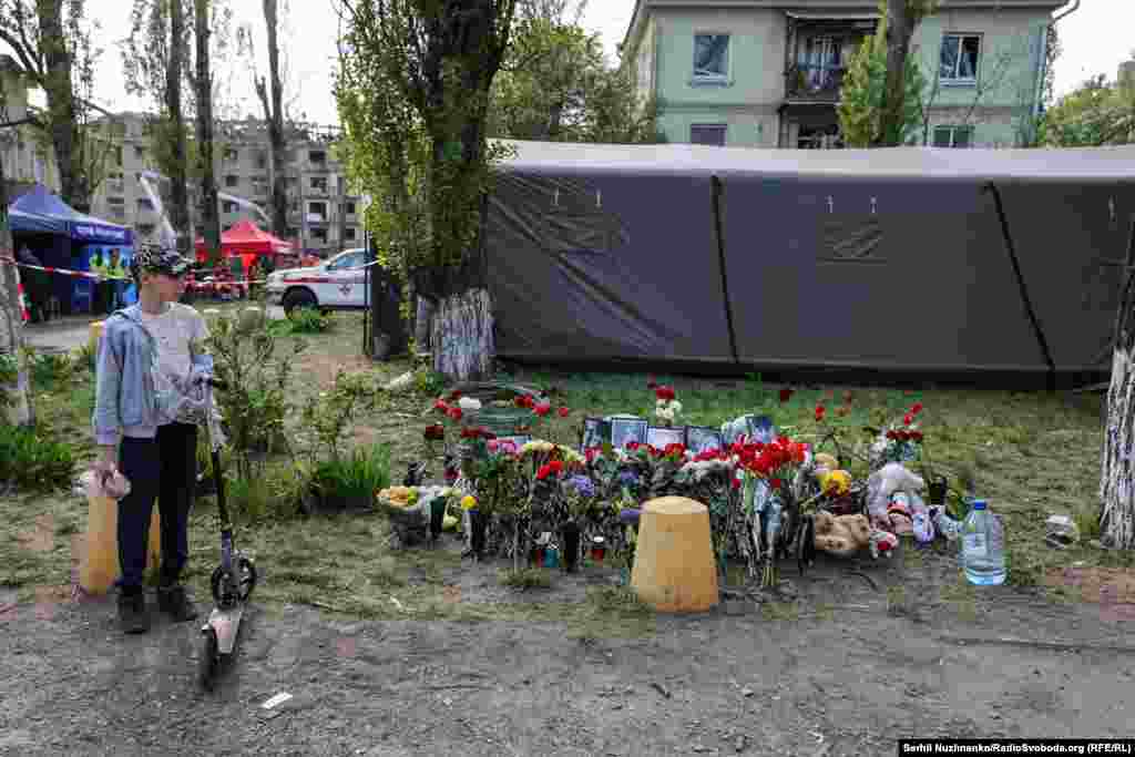 Разом із тим на місці працювала поліція та інші служби
