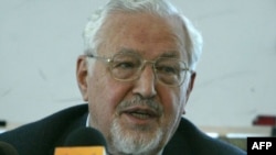 ابراهیم یزدی، دبیرکل سابق نهضت آزادی.