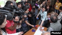 Երեւանի ավագանու մայիսի 5-ի ընտրություններ. ընտրատեղամասերից մեկում խնդիրներ են առաջացել