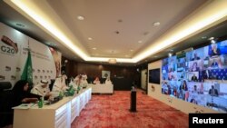 Сауд Арабиясынын энергетика министри Абдулазиз бин Салман ал-Сауд баштаган жетекчилер видеоконференция маалында. 10-апрель, 2020-жыл. 