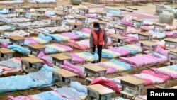 У кінці грудня офтальмолог попереджав про новий коронавірус, але поліція звинуватила його в «поширенні чуток в інтернеті»