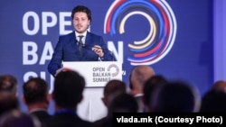 Дрітан Абазович повідомив, що в розмові з президентом України Володимиром Зеленським висловив підтримку Україні та її народу