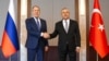 Министры иностранных дел России и Турции Сергей Лавров и Мевлют Чавушоглу (архив)