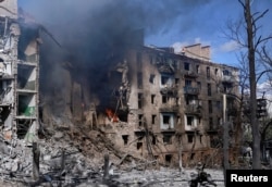 Ресей соққысынан қираған көпқабатты үй. Константиновка, Донецк облысы, 12 қазан 2025 жыл.