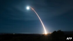 Запуск ракеты Minuteman III на базе Ванденберг, США 5 февраля 2020 года