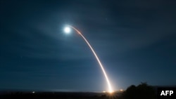 پرتاب موشک بالستیک قاره‌پیمای «مینوتْمَن ۳» غیرمسلح نیروی هوایی آمریکا در جریان یک آزمایش در اقیانوس آرام