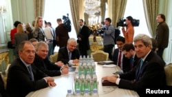 ԱՄՆ-ի պետքարտուղար Ջեն Քերրիի և Ռուսաստանի արտգործնախարար Սերգեյ Լավրովի հանդիպումը Փարիզում, 5-ը մարտի, 2014թ․