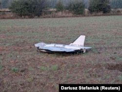 Зьбіты расейскі бесьпілётнік, які мог прыляцець з тэрыторыі Беларусі, каля польскай вёскі Часноўка. Да Берасьця ад гэтага месца ўсяго каля 20 кілямэтраў. 10 верасьня 2025 года