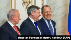ARMENIA - Russian Foreign Minister Sergei Lavrov (right) is about to meet with Armenian Prime Minister Nikol Pashinian in Yerevan, June 9, 2022.