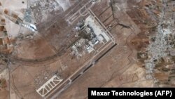 تصویر ماهواره از تأسیسات و باند پروازی فرودگاه دمشق پس از حمله روز جمعه