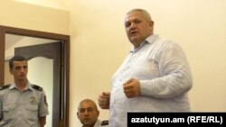 Бывший мэр Ванадзора Мамикон Асланян в зале суда