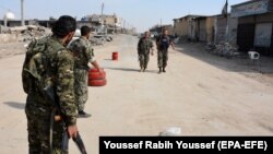 نیروهای دمکراتیک سوریه در شهر رقه (عکس از آرشیو)
