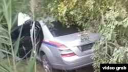 Бишкек-Торугарт автожолунда жол кырсыгына кабылган милициянын кызматтык автоунаасы. 