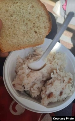 Таку їжу давали людям в фільтраційному таборі в Безіменному