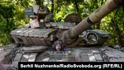 Бої за Донбас: українські танкісти на передовій (фотогалерея)